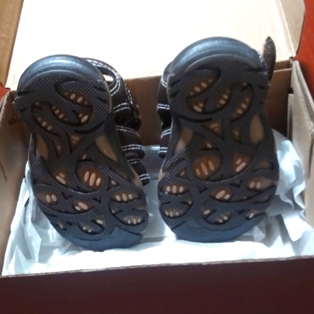 New In Box Infant Sandals - Picture 5 of 6